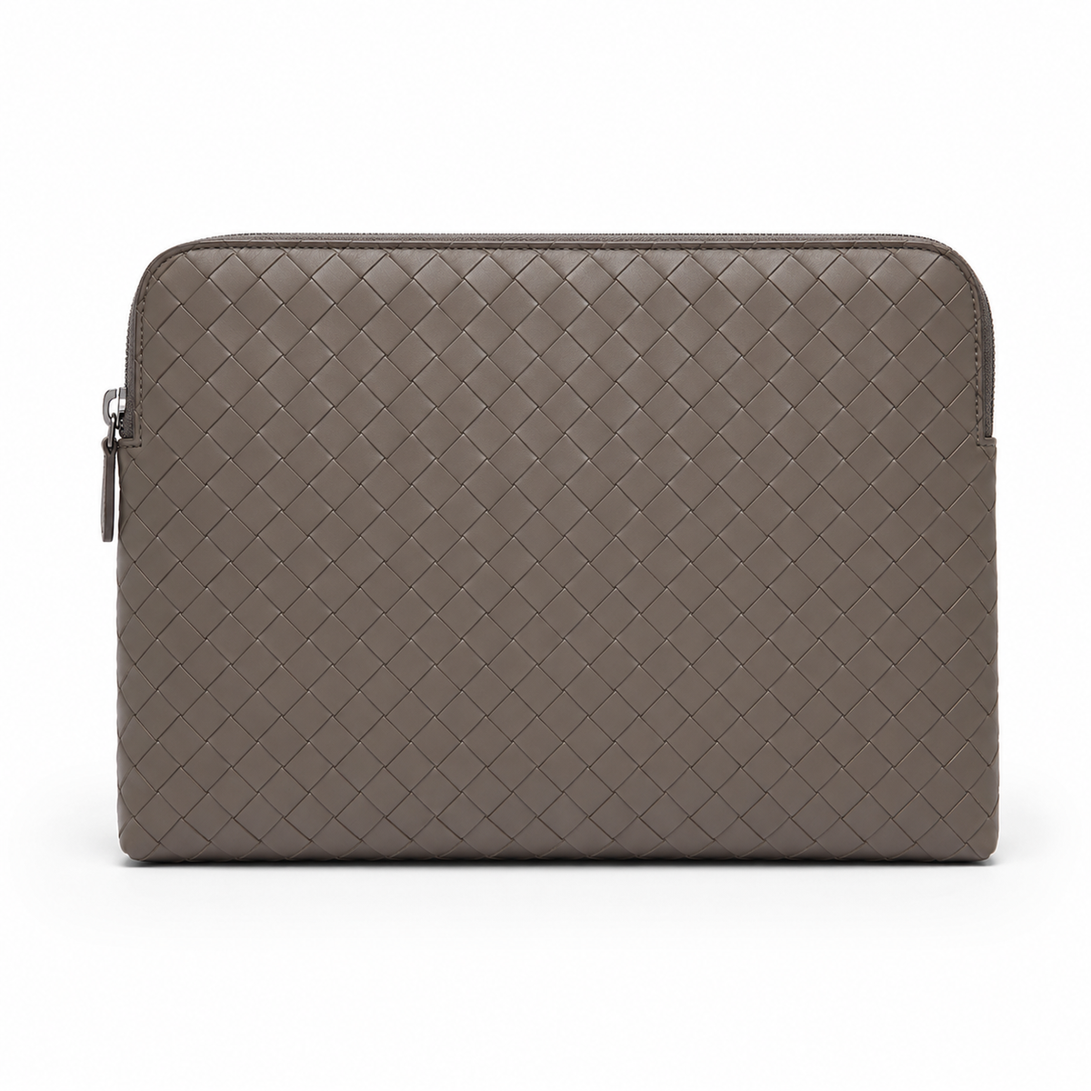 Przód etui na laptopa Sortpol z plecionej skóry.