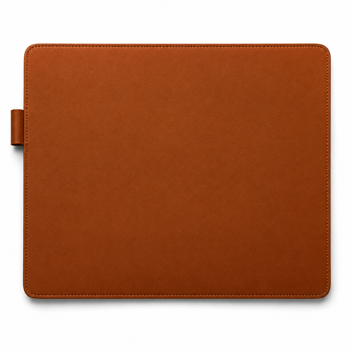 Detale skórzanego etui na laptopa, brązowy kolor.