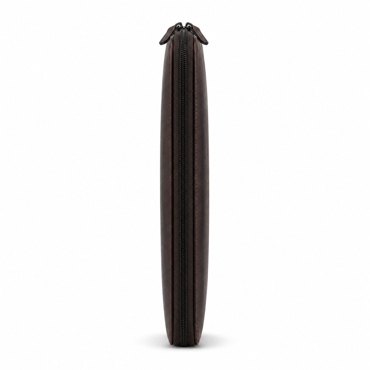 Solidne zamknięcie etui na laptopa.