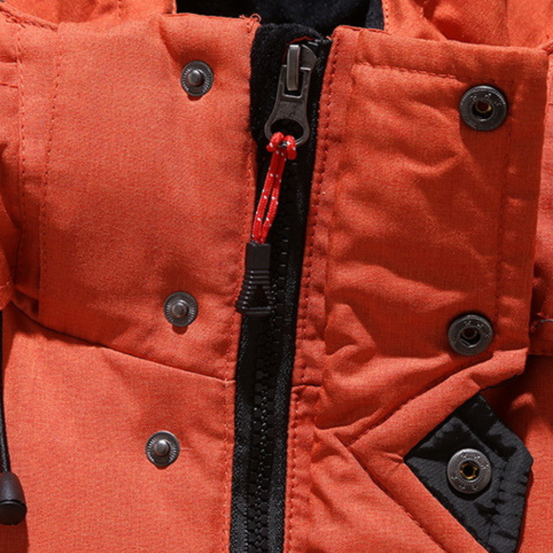 Parka Nordfall – zbliżenie na wodoodporny materiał zewnętrzny