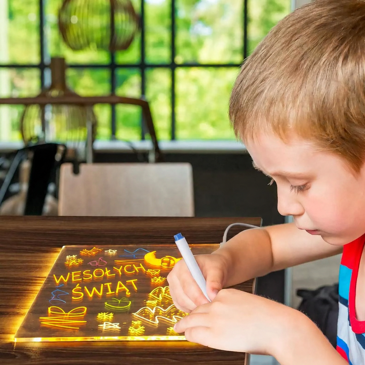 GlowCraft | Podświetlana tablica LED do rysowania dla dzieci – kreatywna i edukacyjna zabawa na wakacje