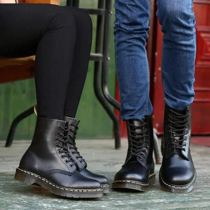 Klasyczne buty Martin – widok z boku prezentujący elegancką sylwetkę