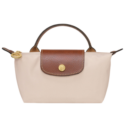 Longchamp Élan Mini Bag — detale zapięcia na zamek i zatrzask.