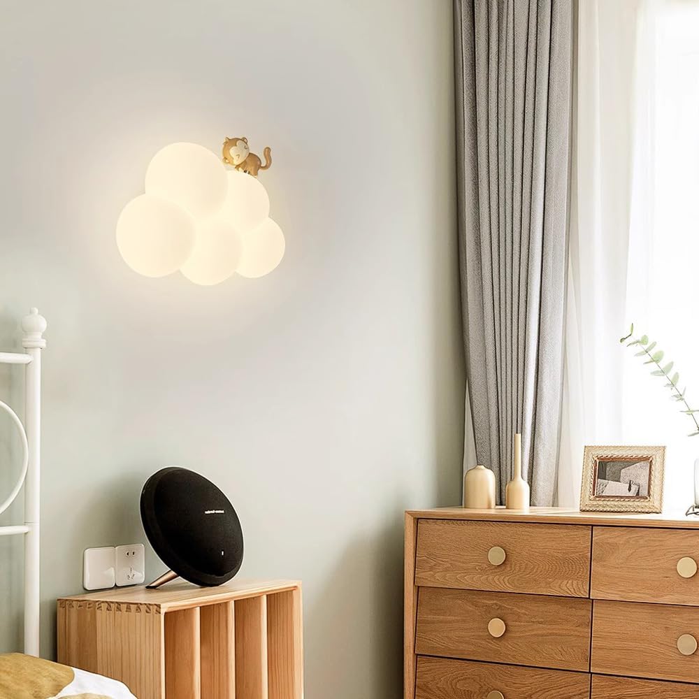 Delikatna lampa LED w kształcie chmury