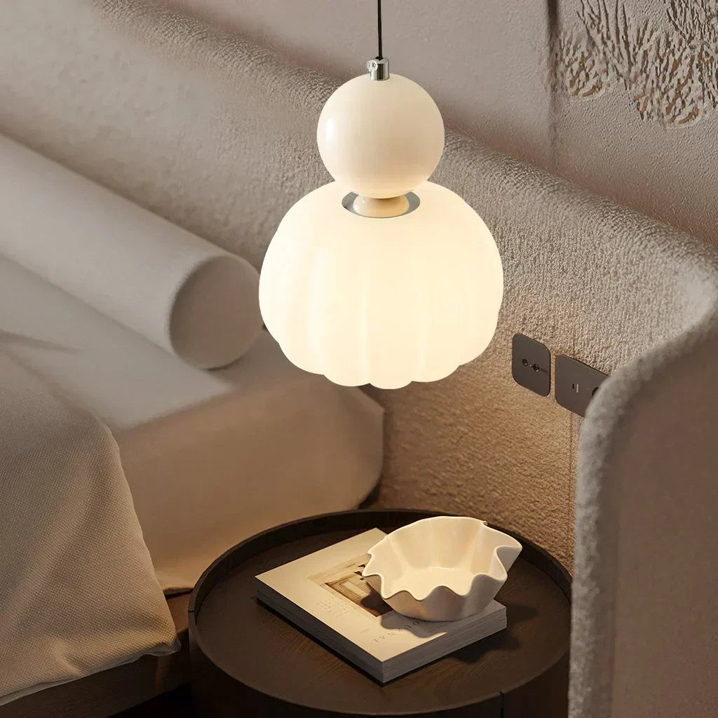 Elegancka Lampa Wisząca w Stylu Art Deco Kremowy Klosz Sufitowy