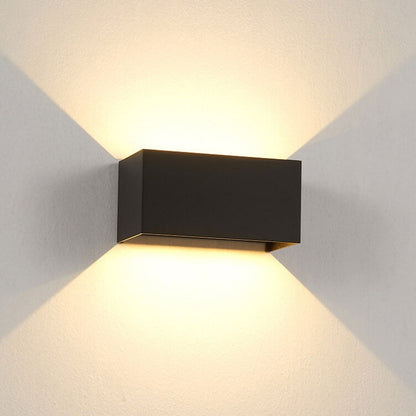 Jasna energooszczędna lampa LED zewnętrzna