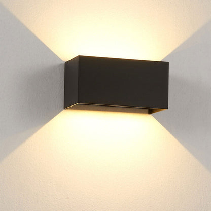 Jasna energooszczędna lampa LED zewnętrzna