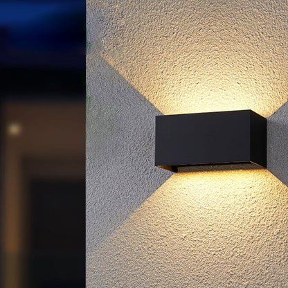 Jasna energooszczędna lampa LED zewnętrzna