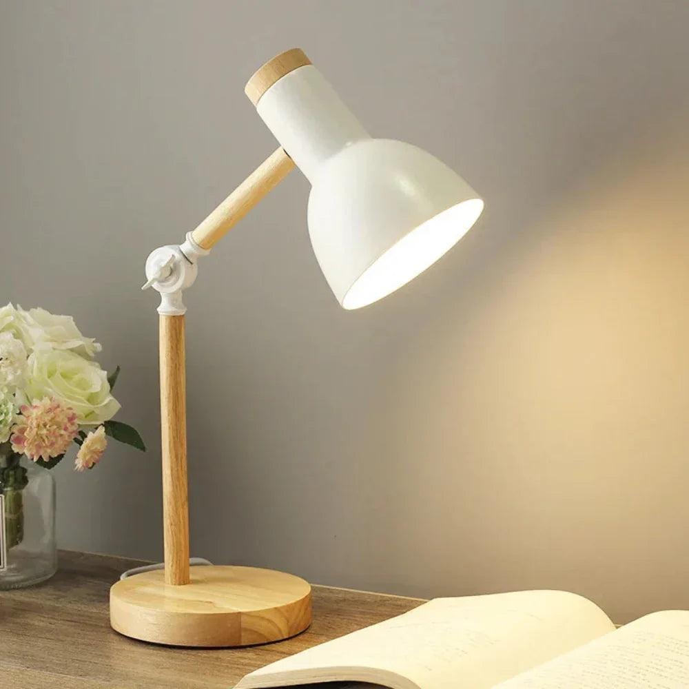 Kompaktowa regulowana lampa biurkowa
