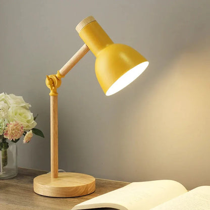 Kompaktowa regulowana lampa biurkowa