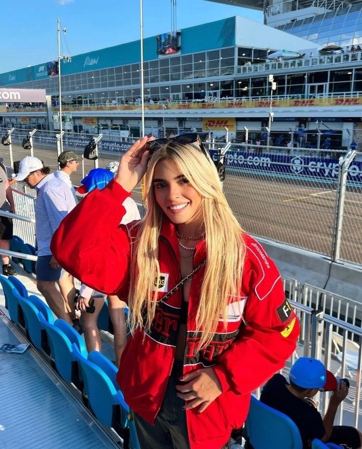 Kurtka wyścigowa oversize damska Ailyn – styl motorsport z blokami kolorów i naszywkami