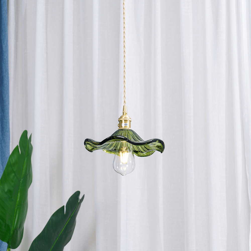 Kwiatowa Lampa Sufitowa Hibiskus – Harmonia Światła i Stylu