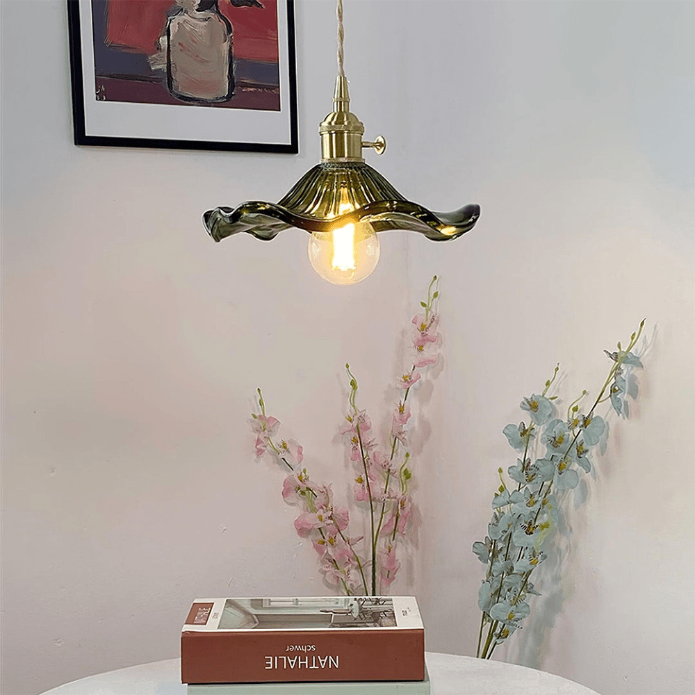 Kwiatowa Lampa Sufitowa Hibiskus – Harmonia Światła i Stylu