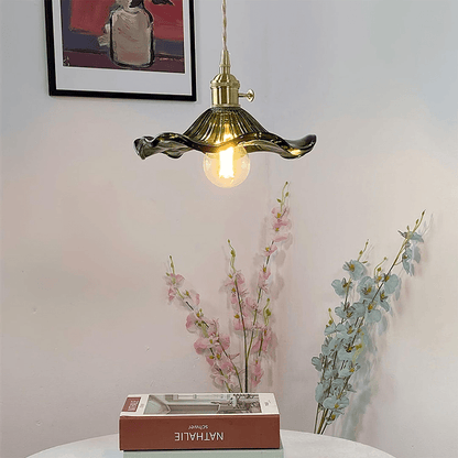 Kwiatowa Lampa Sufitowa Hibiskus – Harmonia Światła i Stylu