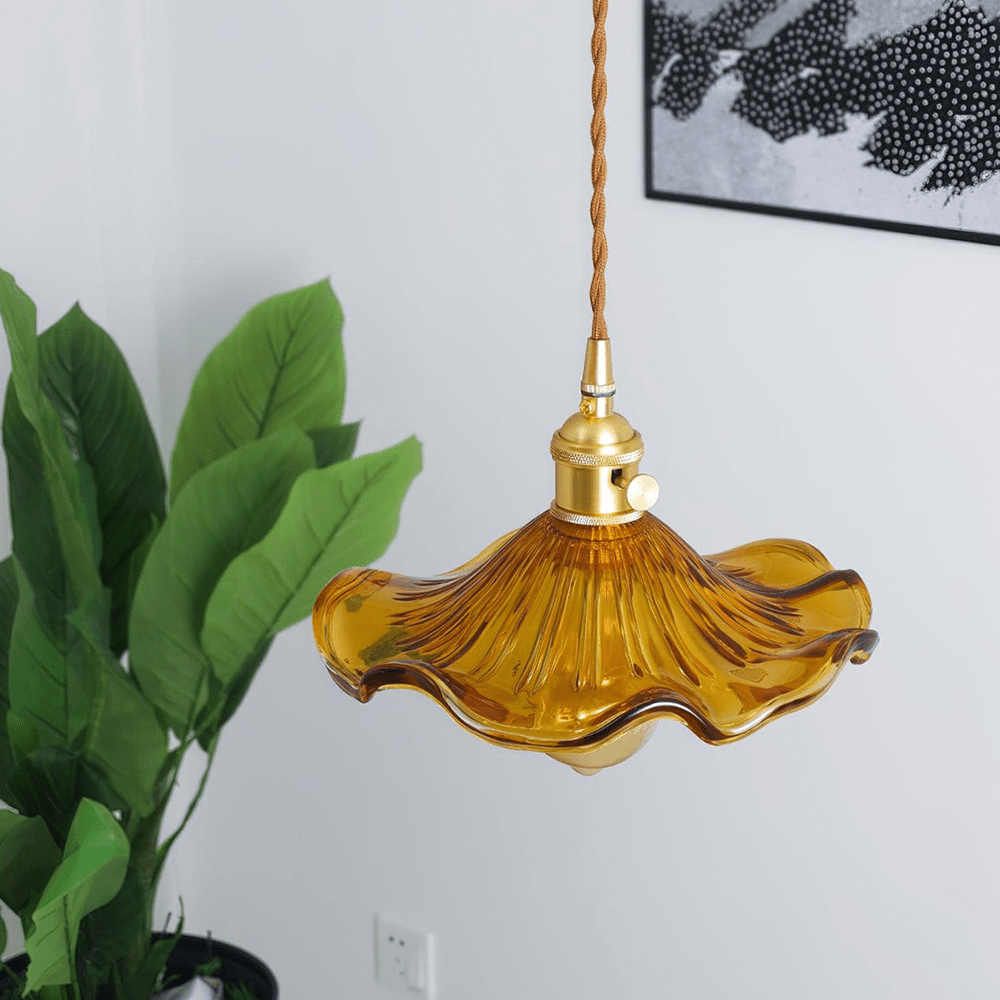 Kwiatowa Lampa Sufitowa Hibiskus – Harmonia Światła i Stylu