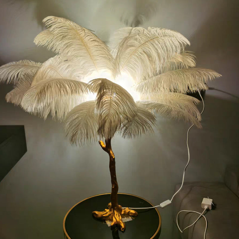 Lampa Podłogowa z Piór Strusia - Luksusowy Design do Wnętrz