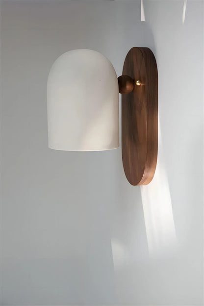 Lampa Ścienna Wabi-Sabi z Orzecha – Przytulność i Styl