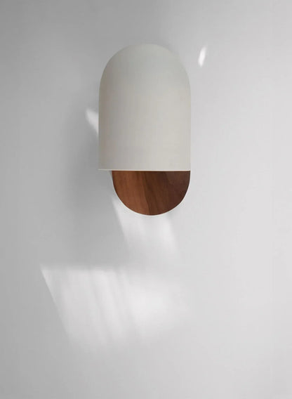Lampa Ścienna Wabi-Sabi z Orzecha – Przytulność i Styl