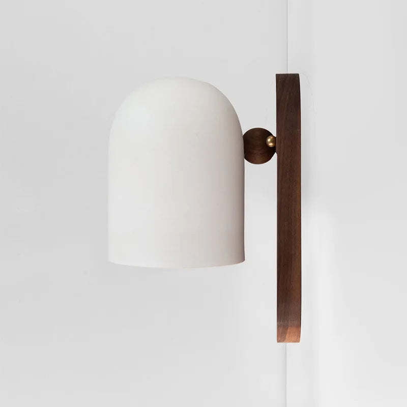 Lampa Ścienna Wabi-Sabi z Orzecha – Przytulność i Styl