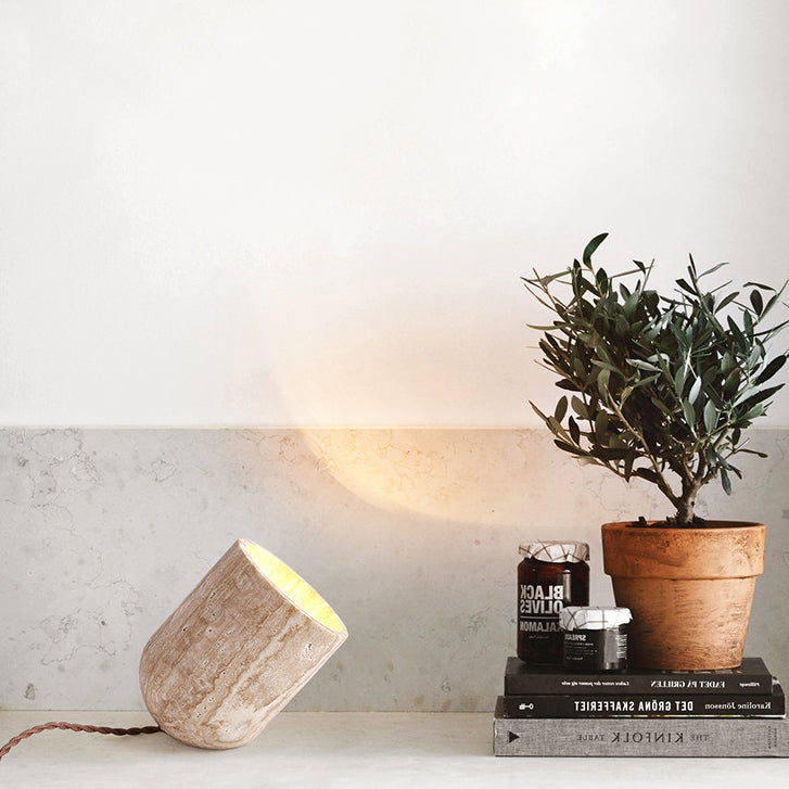 Lampa stołowa w kształcie walca w stylu japońskim z funkcją lampki nocnej