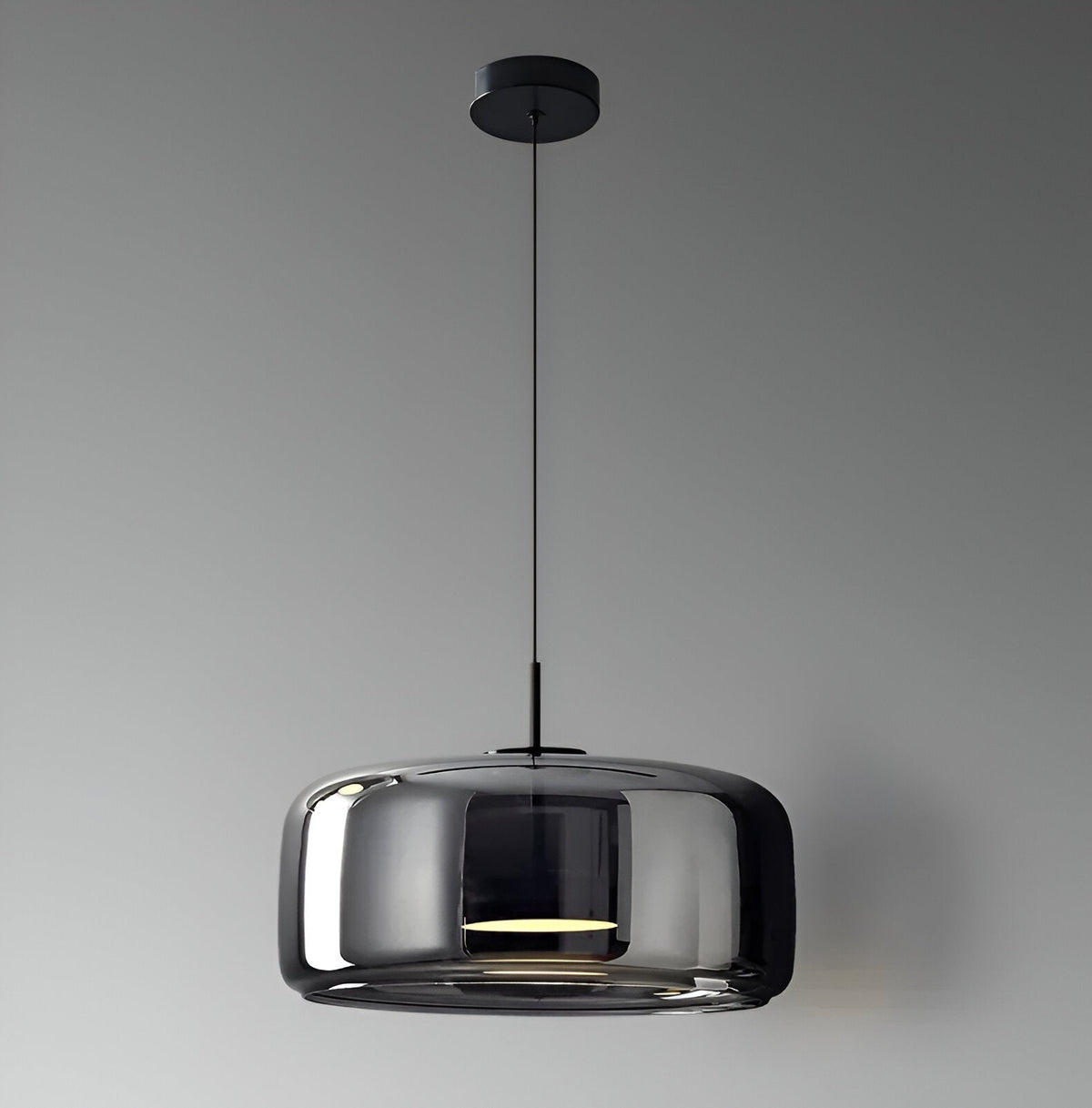 Lampa sufitowa w stylu retro z potrójnym kloszem szklanym i regulowanym oświetleniem LED