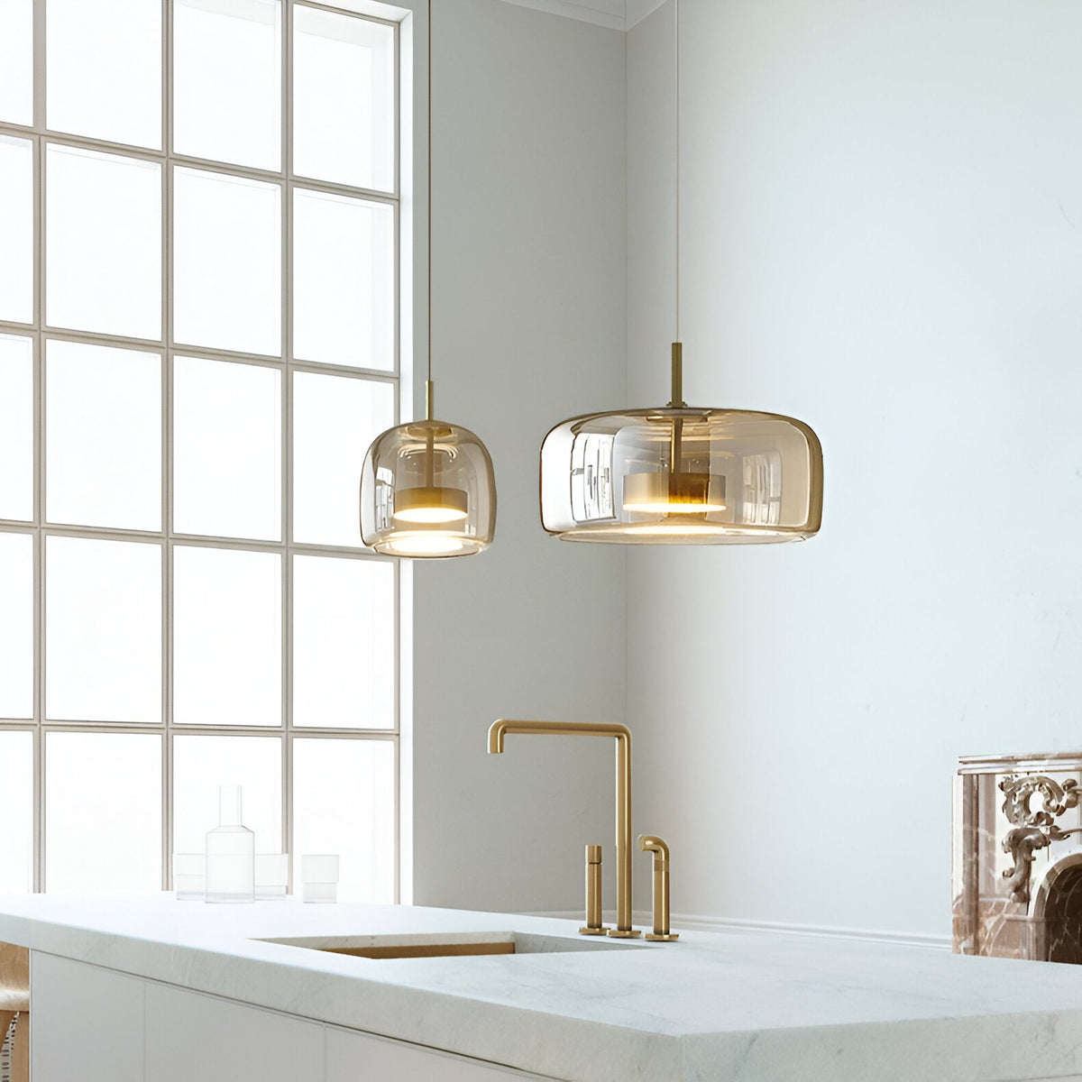 Lampa sufitowa w stylu retro z potrójnym kloszem szklanym i regulowanym oświetleniem LED