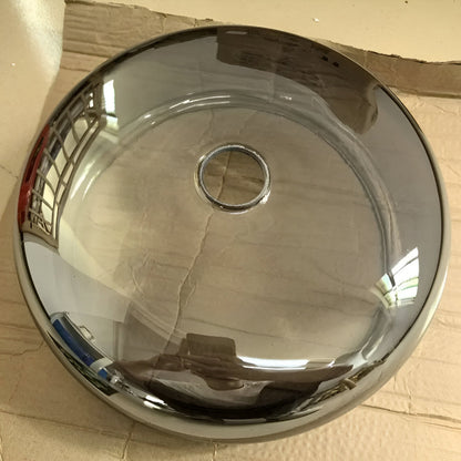 Lampa sufitowa w stylu retro z potrójnym kloszem szklanym i regulowanym oświetleniem LED