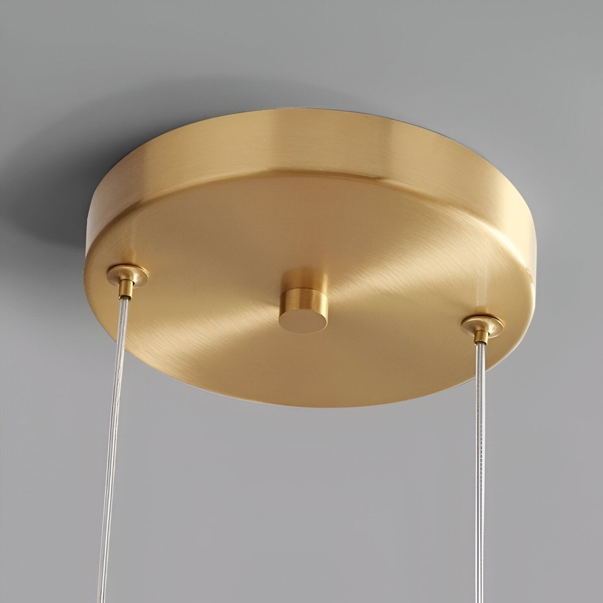 Lampa sufitowa w stylu retro z potrójnym kloszem szklanym i regulowanym oświetleniem LED