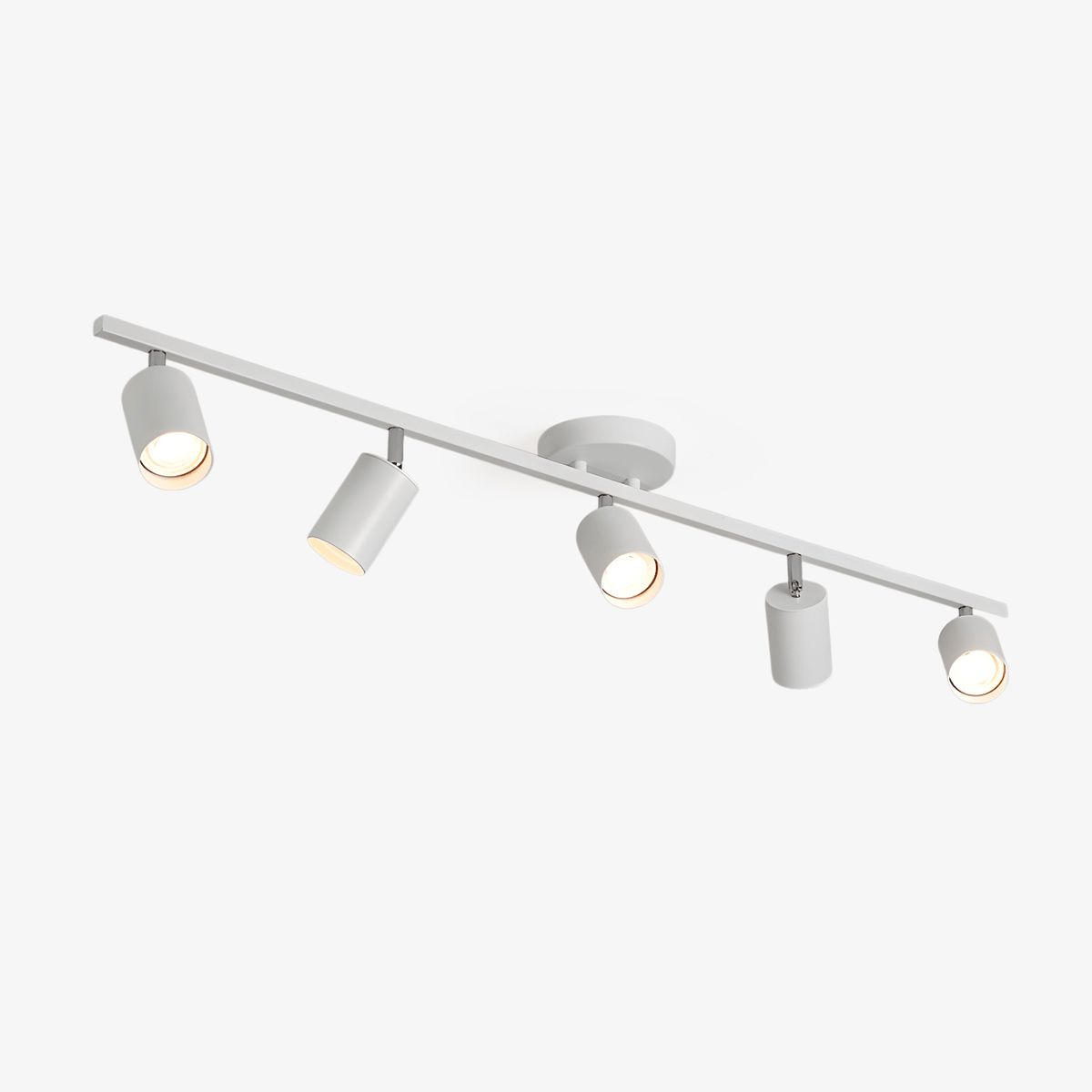 Lampa sufitowa z wieloma głowicami i regulowanymi reflektorami LED