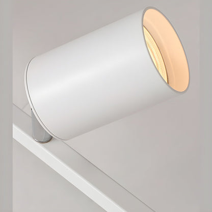 Lampa sufitowa z wieloma głowicami i regulowanymi reflektorami LED