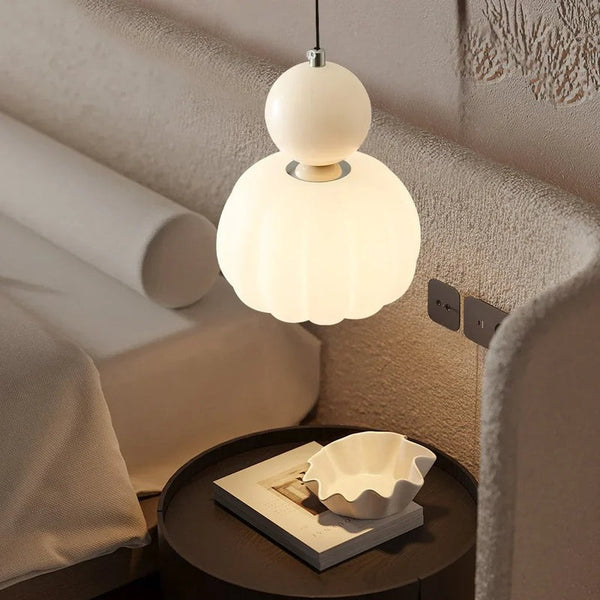Lampa Wisząca Art Deco w Kremowym Odcieniu – Styl i Wyrafinowanie