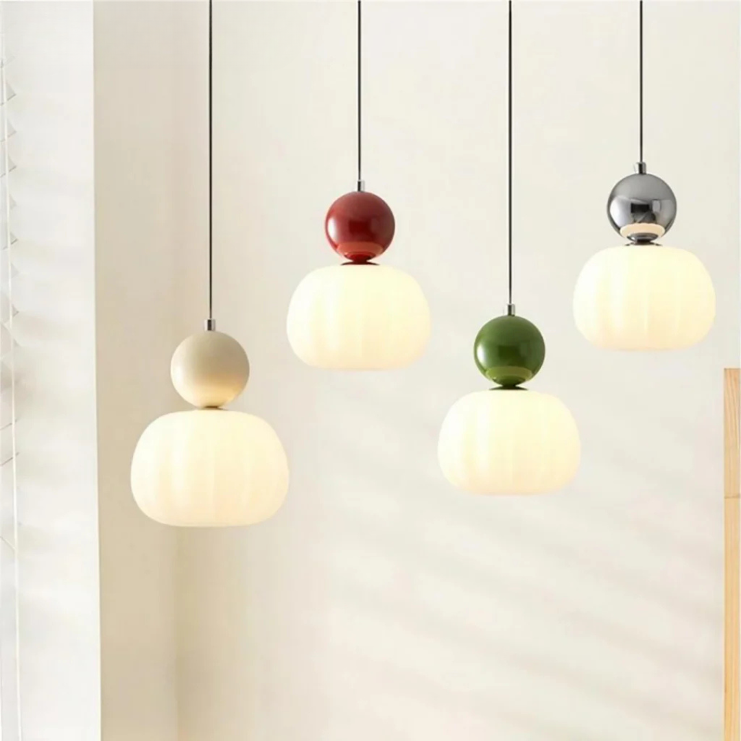 Lampa Wisząca Art Deco z Złotym Akcentem i Szklanym Kloszem