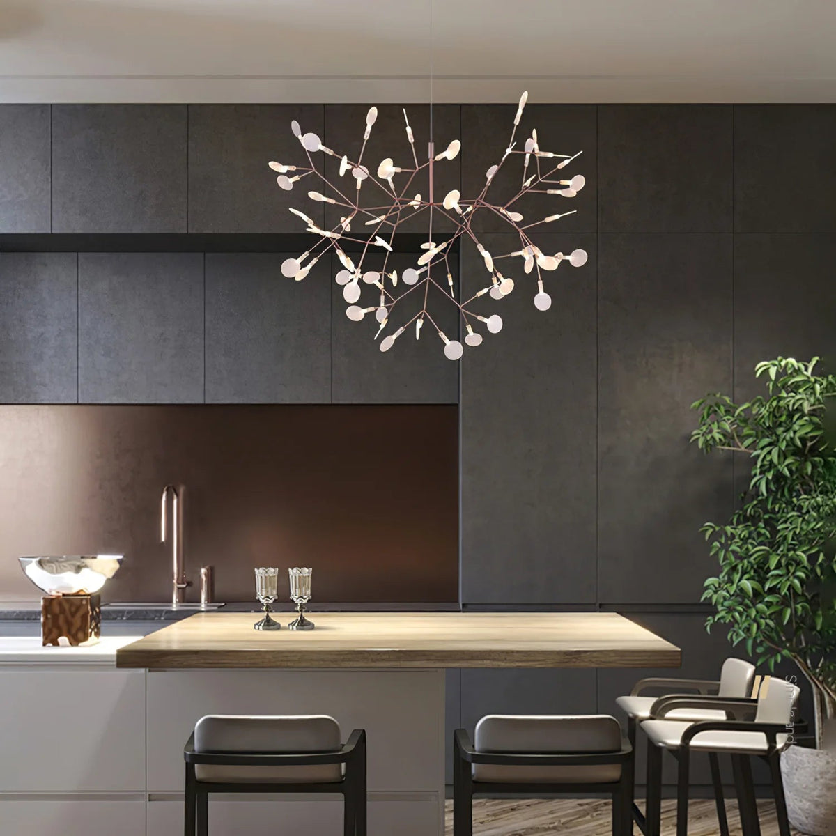 Lampy sufitowe w stylu Firefly – nowoczesny żyrandol typu Sputnik