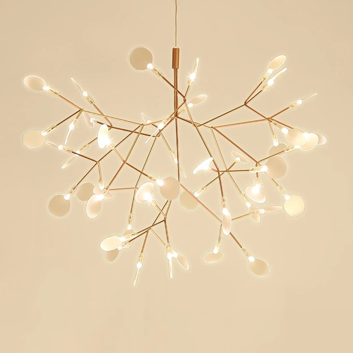 Lampy sufitowe w stylu Firefly – nowoczesny żyrandol typu Sputnik