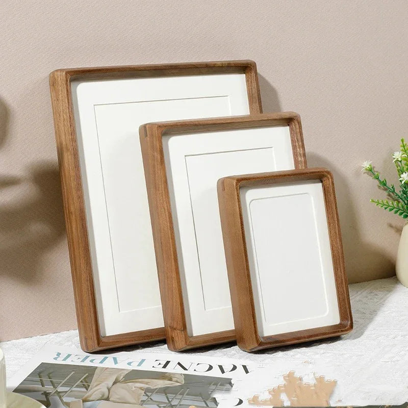 Minimalistyczna gładka ramka na zdjęcia do ponadczasowej dekoracji wnętrz