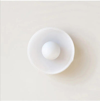 Minimalistyczna skandynawska lampa sufitowa LED ze szkła