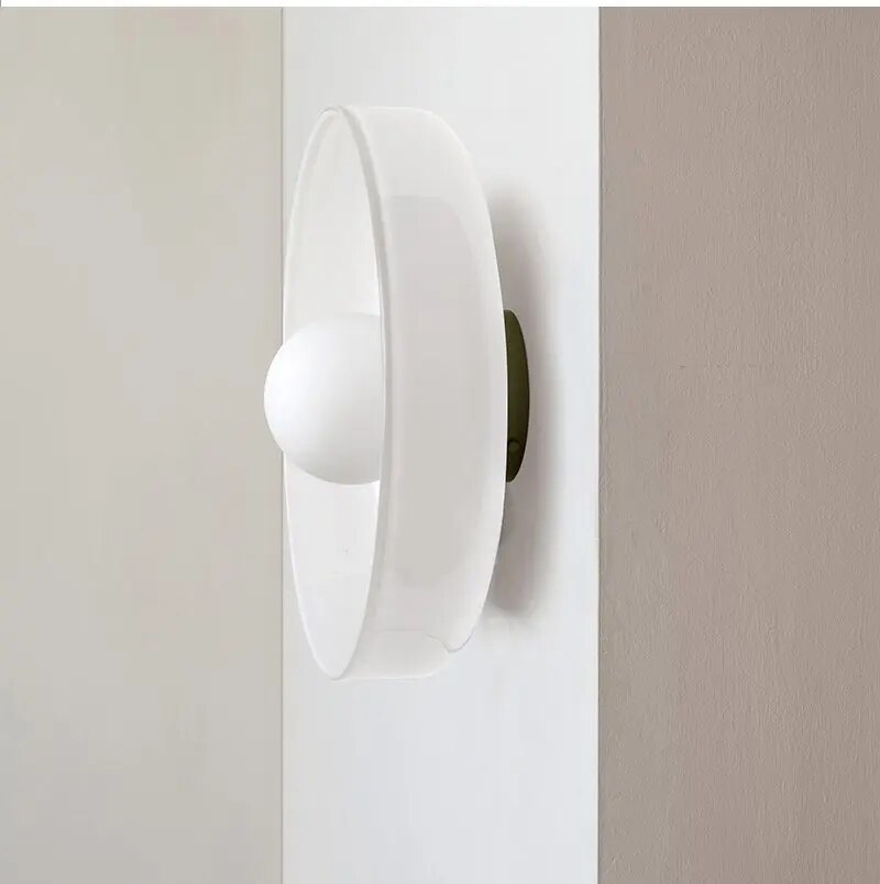 Minimalistyczna skandynawska lampa sufitowa LED ze szkła