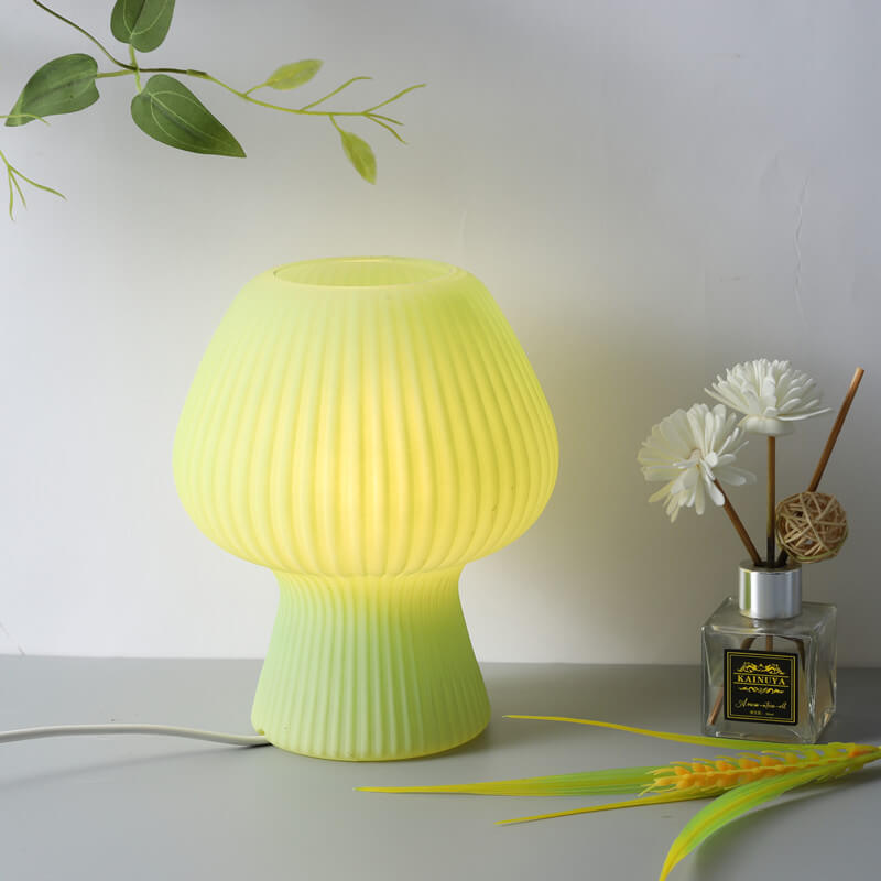 Minimalistyczna lampka nocna w kształcie grzybka