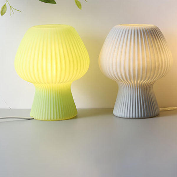Minimalistyczna lampka nocna w kształcie grzybka