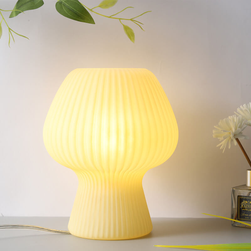 Minimalistyczna lampka nocna w kształcie grzybka