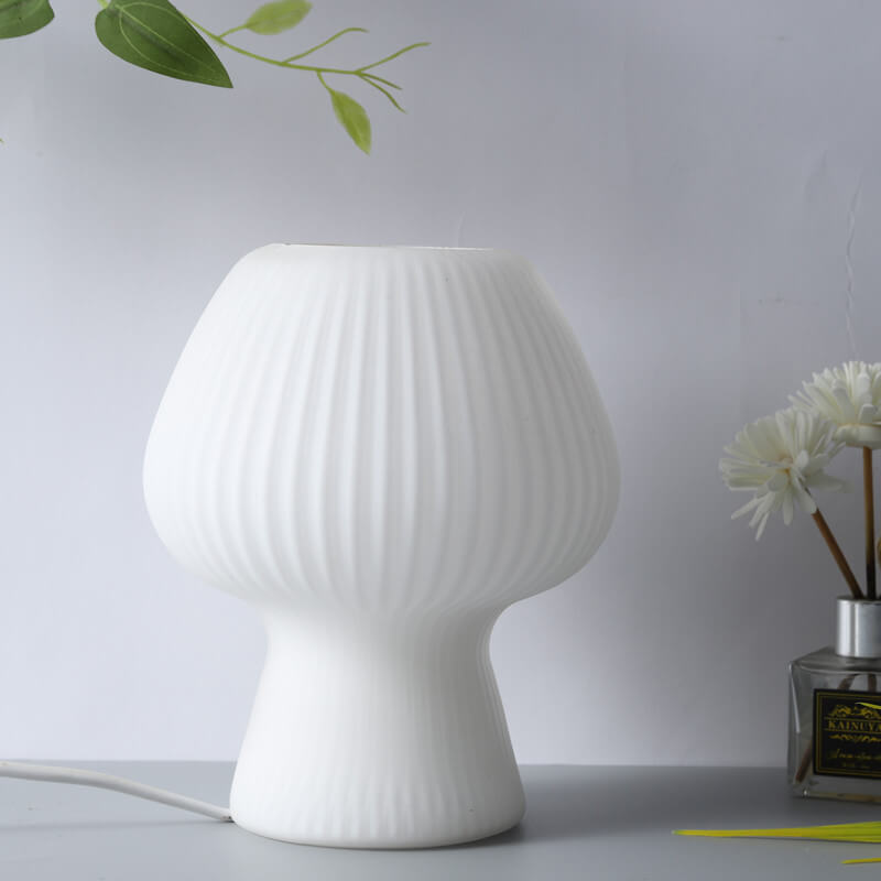 Minimalistyczna lampka nocna w kształcie grzybka