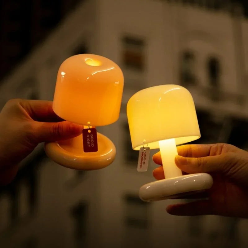 Nowoczesna lampka stołowa do sypialni minimalistyczny kształt grzybka