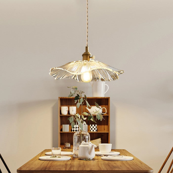 Nowoczesne lampy sufitowe w kwiatowe wzory – regulowane lampy wiszące do salonu