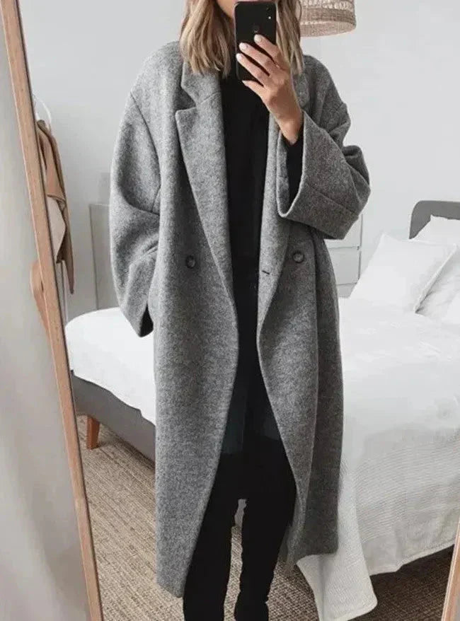 Oversize'owy płaszcz damski