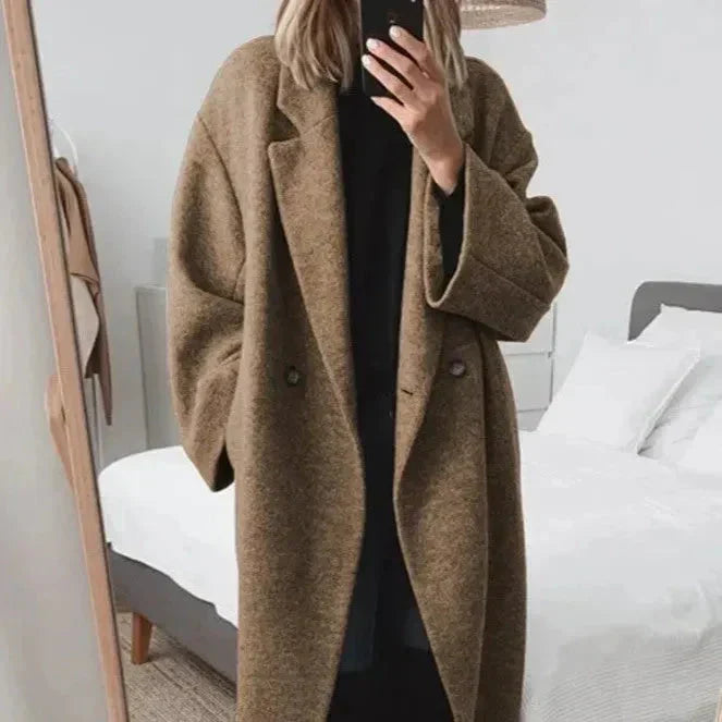 Oversize'owy płaszcz damski