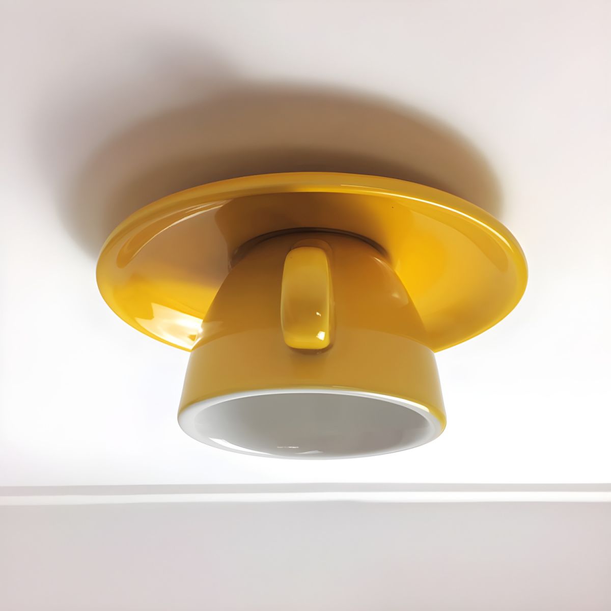 Ozdobna lampa sufitowa LED w kształcie filiżanki do nowoczesnych wnętrz