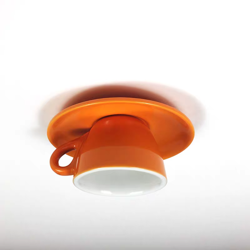Ozdobna lampa sufitowa LED w kształcie filiżanki do nowoczesnych wnętrz