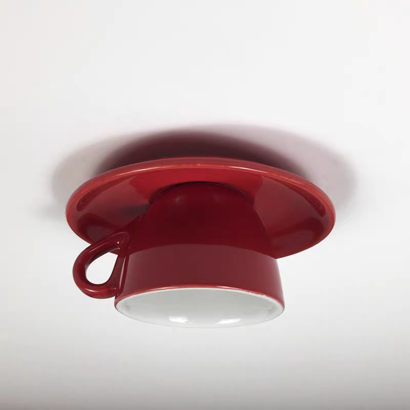 Ozdobna lampa sufitowa LED w kształcie filiżanki do nowoczesnych wnętrz
