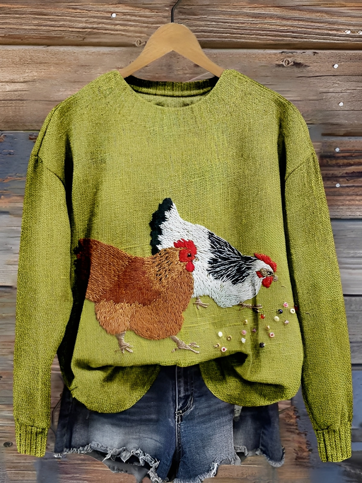 Sweter Damski Tawnee z Zabawnym Nadrukiem Owcy - Stylowy i Ciepły