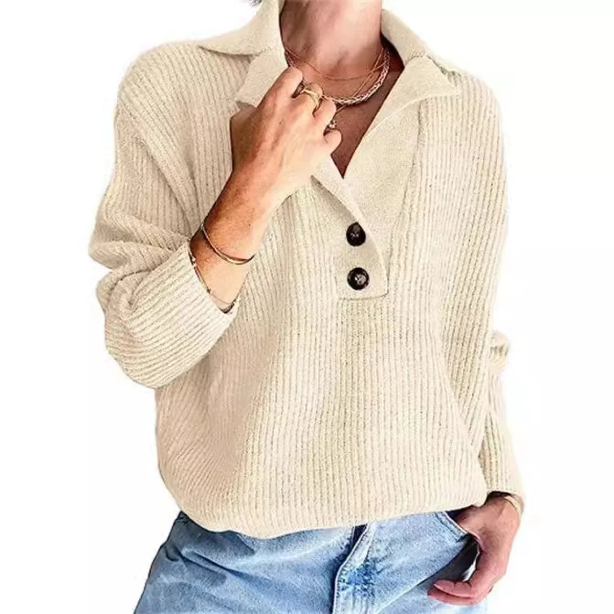 Sweter damski z klapami – morelowy, graficzny akcent